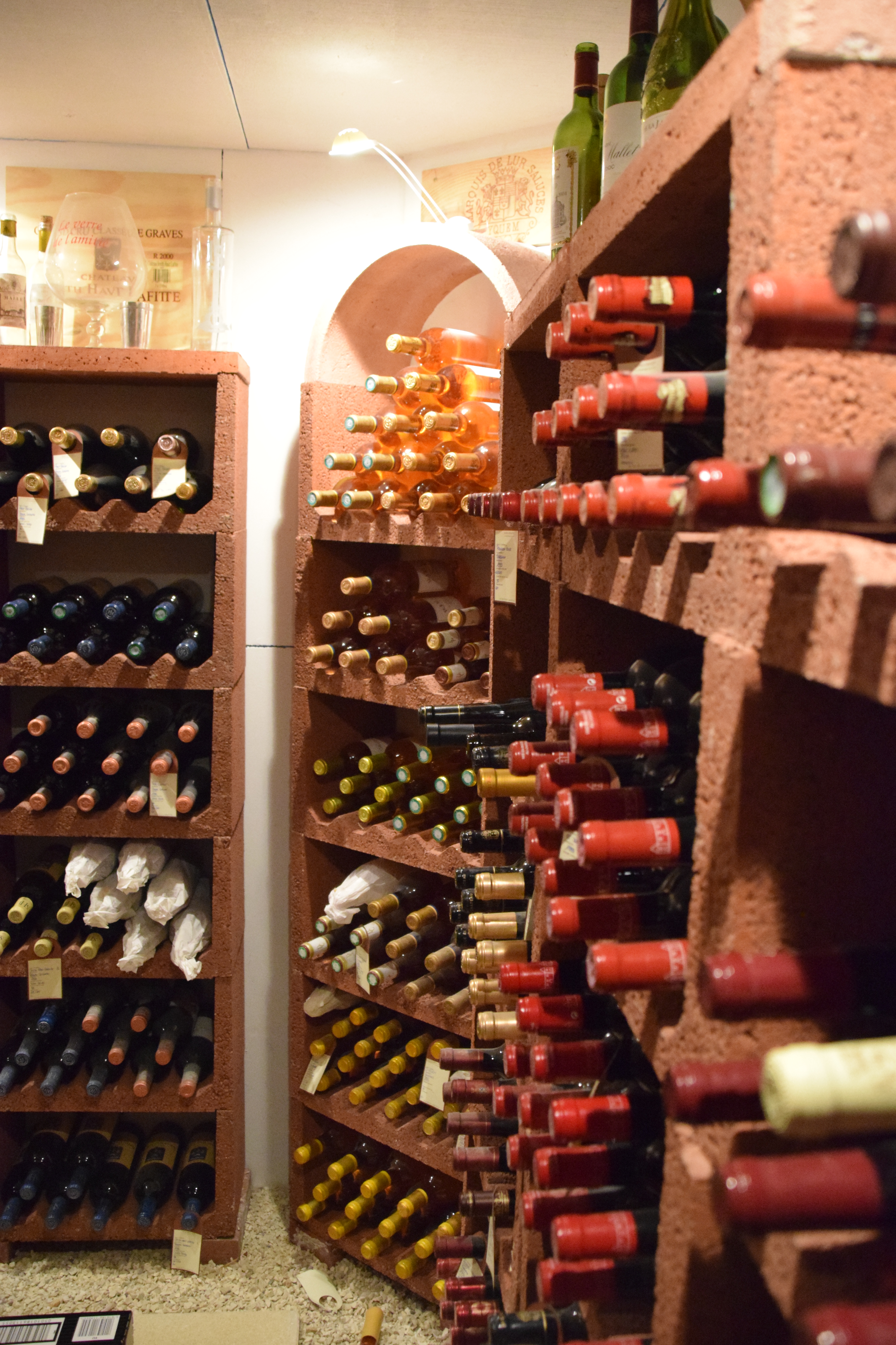 Ancien modèle : Casiers à bouteilles en pierre de lave Multi 100 bouteilles  MULTI - Ma Cave à Vin
